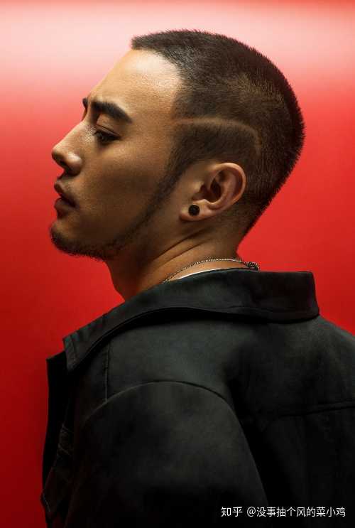 anu其中的一个藏族小哥,应该是我近几年看到最棒的侧脸了.