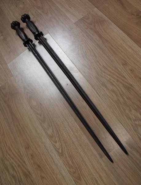 都是头细尾粗,然而现在市面上卖的那些武术鞭锏,我上张图大家看一下