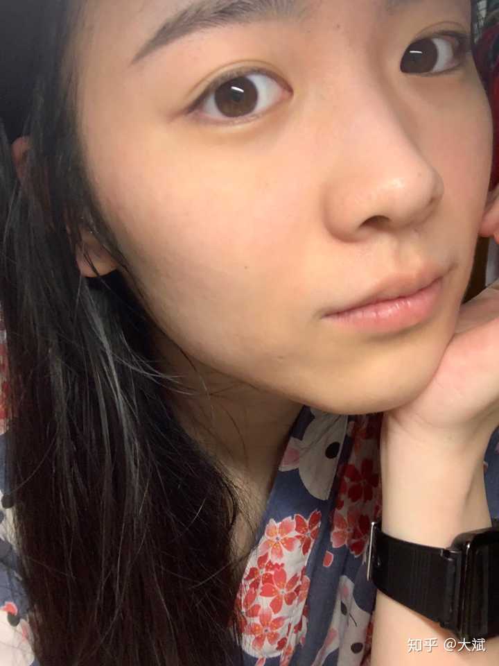 手机前置摄像头拍出的照片是别人眼中的自己?