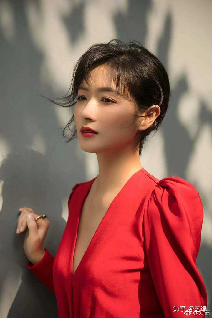 小时候看她演的白木喜《我家有喜》,第一次认识她.