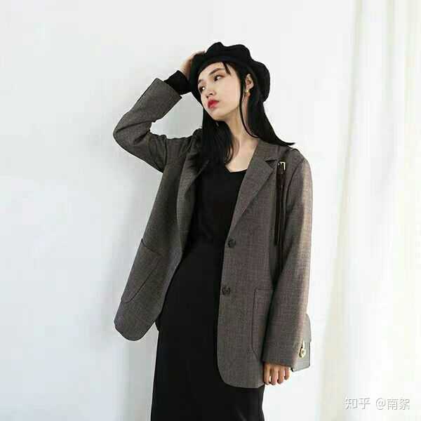 女生小西装怎么穿才不会显得太正式? - 知乎