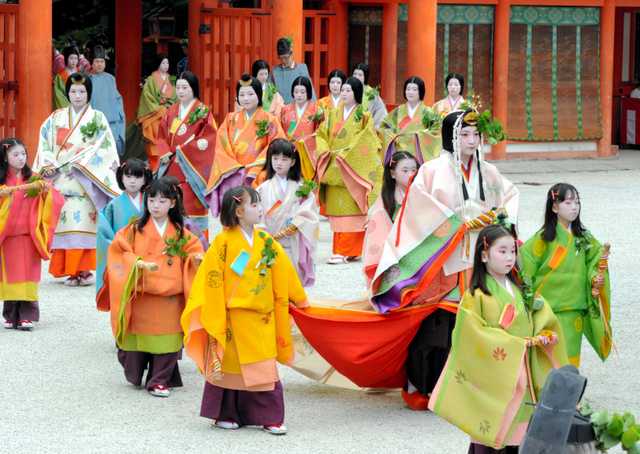 日本历史上有哪些才女 知乎