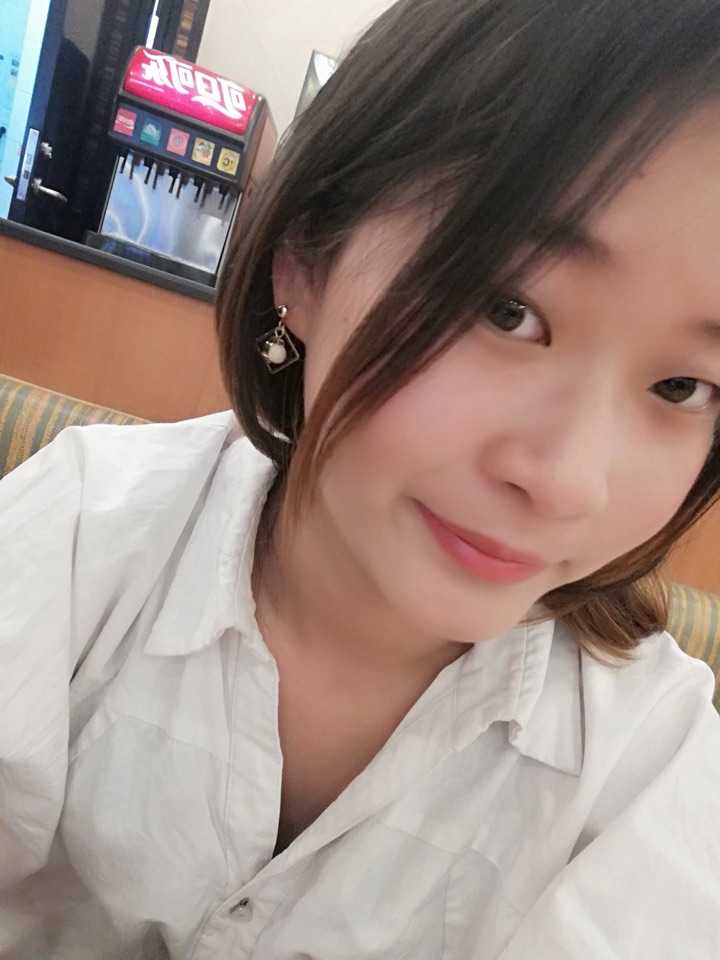 塌鼻子女明星侧脸