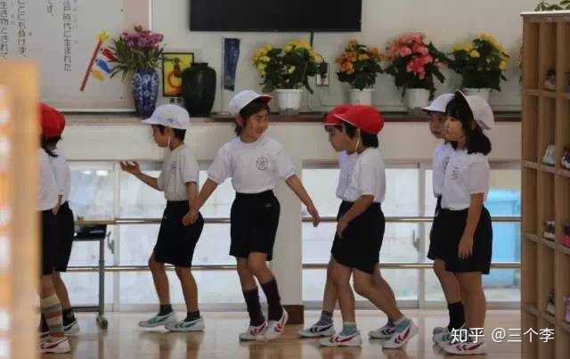 在日本为什么放心让小学生自己上下学 知乎 在日本为什么放心让小学生自己上下学 知乎