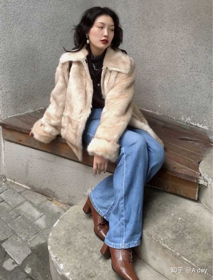 貂皮大衣配什么样的下衣显时尚