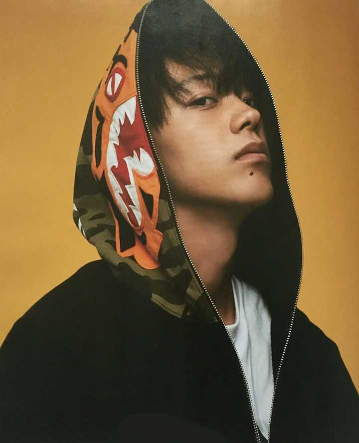 有很多截图,还挺大的 图片安利是吧 嘻嘻 正好今天上ins收了波图 竹内