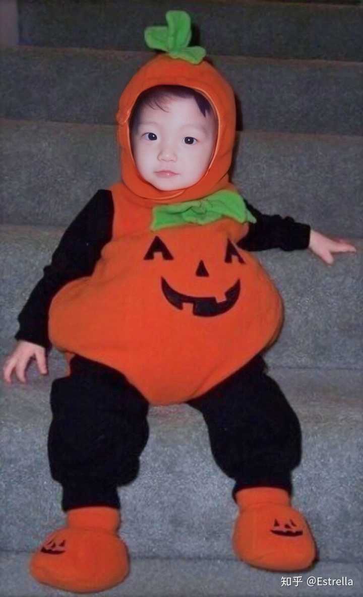 可以发一些韩国男爱豆小时候的一些可爱照片吗?