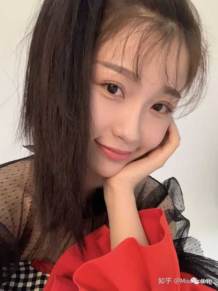 如何评价《青春有你2》训练生虞书欣？