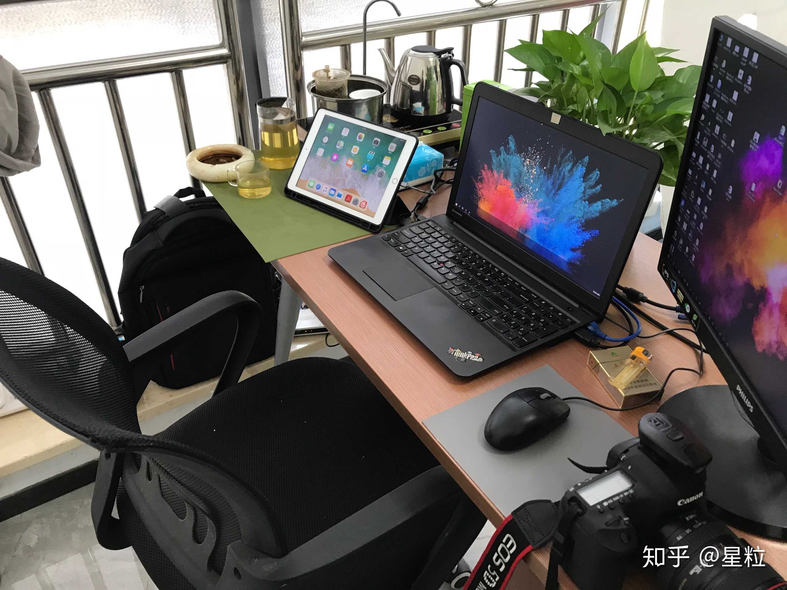 纪念下自己的办公桌