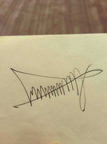 没错,袁姗姗的 好吧我不是黑,但是第一次看到惊呆了好么!