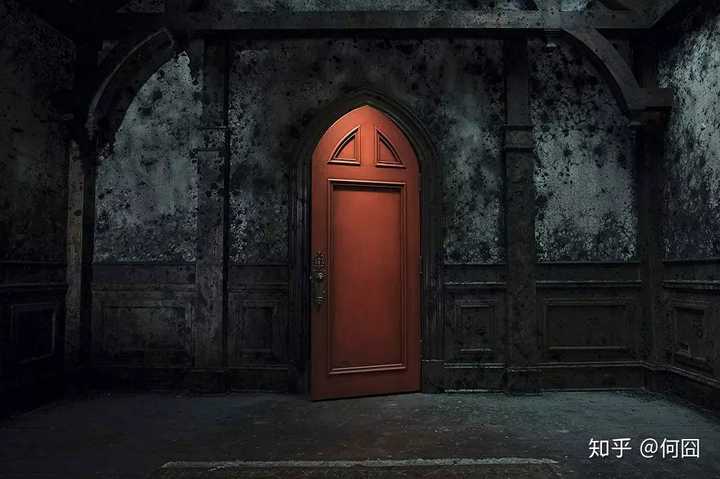 发现有很多恐怖片或是鬼屋很喜欢强调鬼怪都来自於红色的门内请问谁
