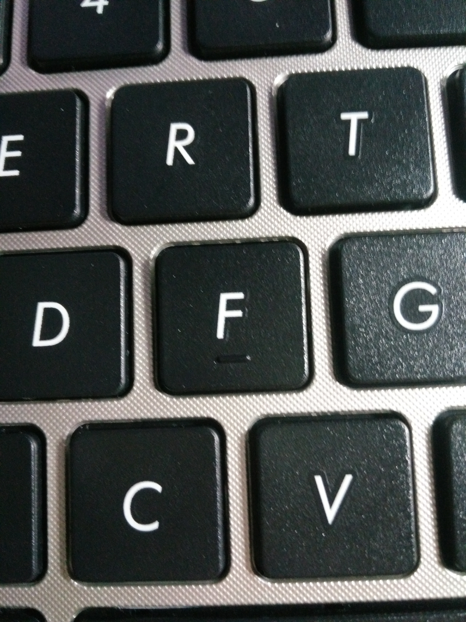 键盘f,j上有一个凸起,方便盲打定位,想来还真是挺妙的   显示全部