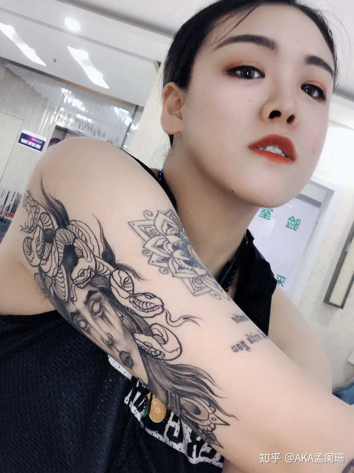 怎样评价纹身的女孩子?