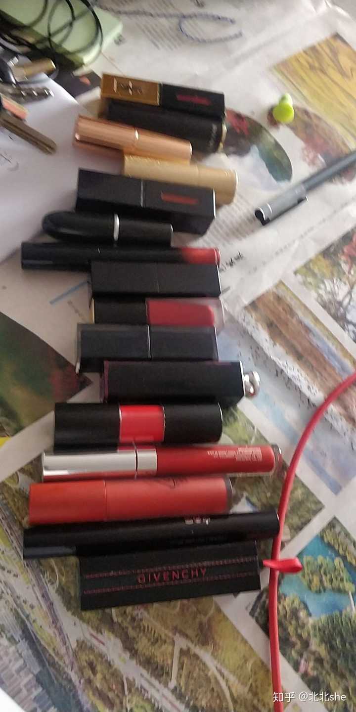 有没有姐妹晒一下口红全家福?