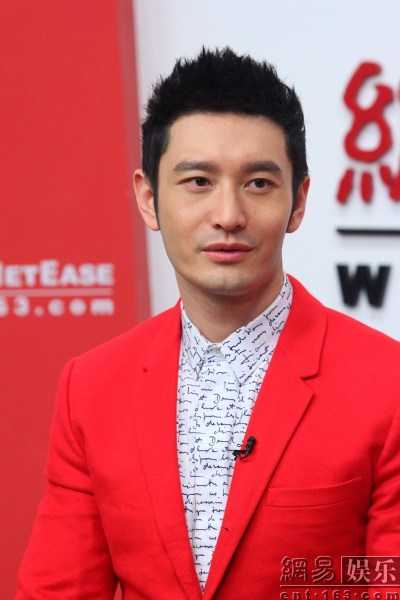 必须是黄晓明啊!大街上看到他的海报,都得吐槽下,那个下巴.