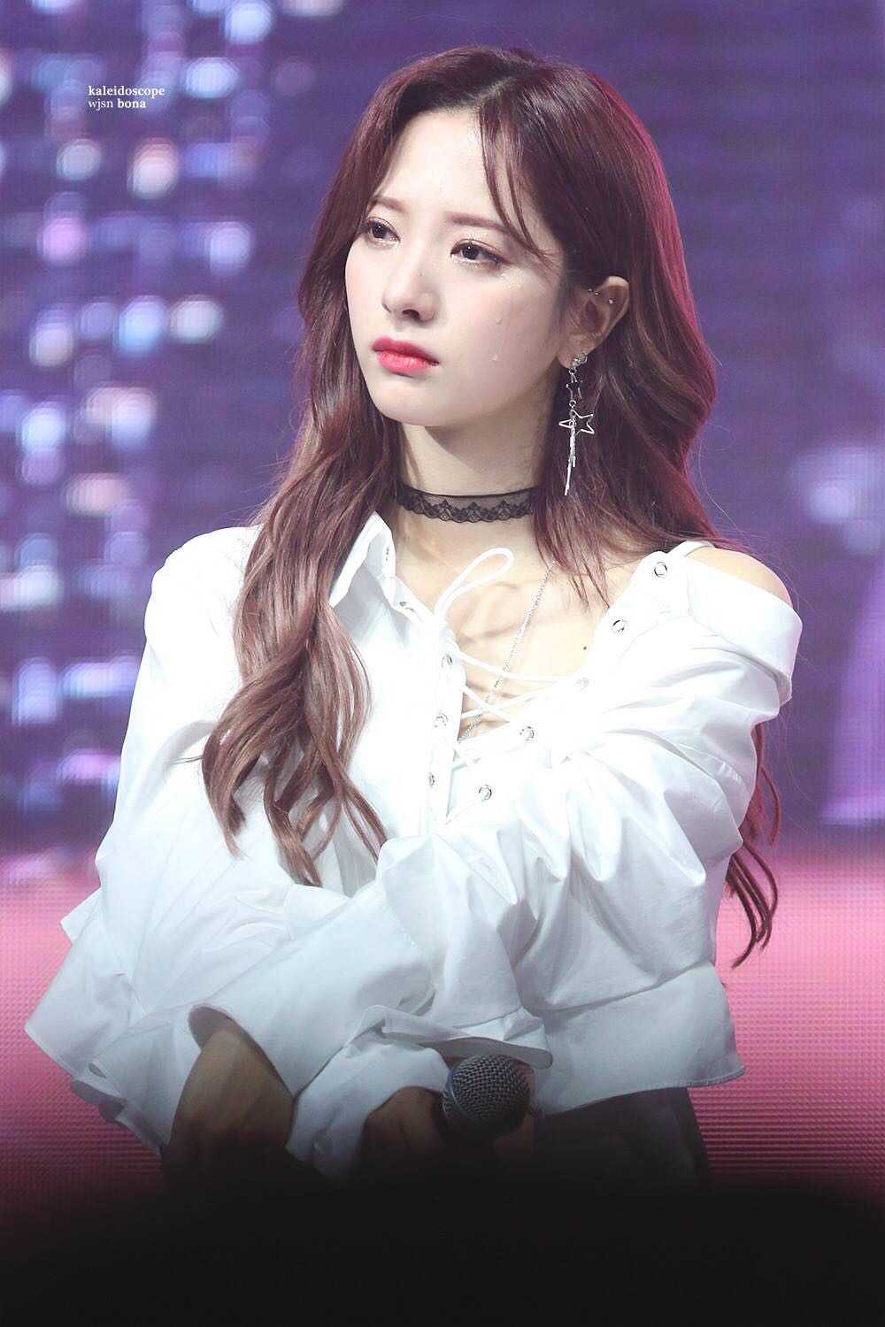 安利一下宇宙少女苞娜.她是真的真的真的很好看啊!