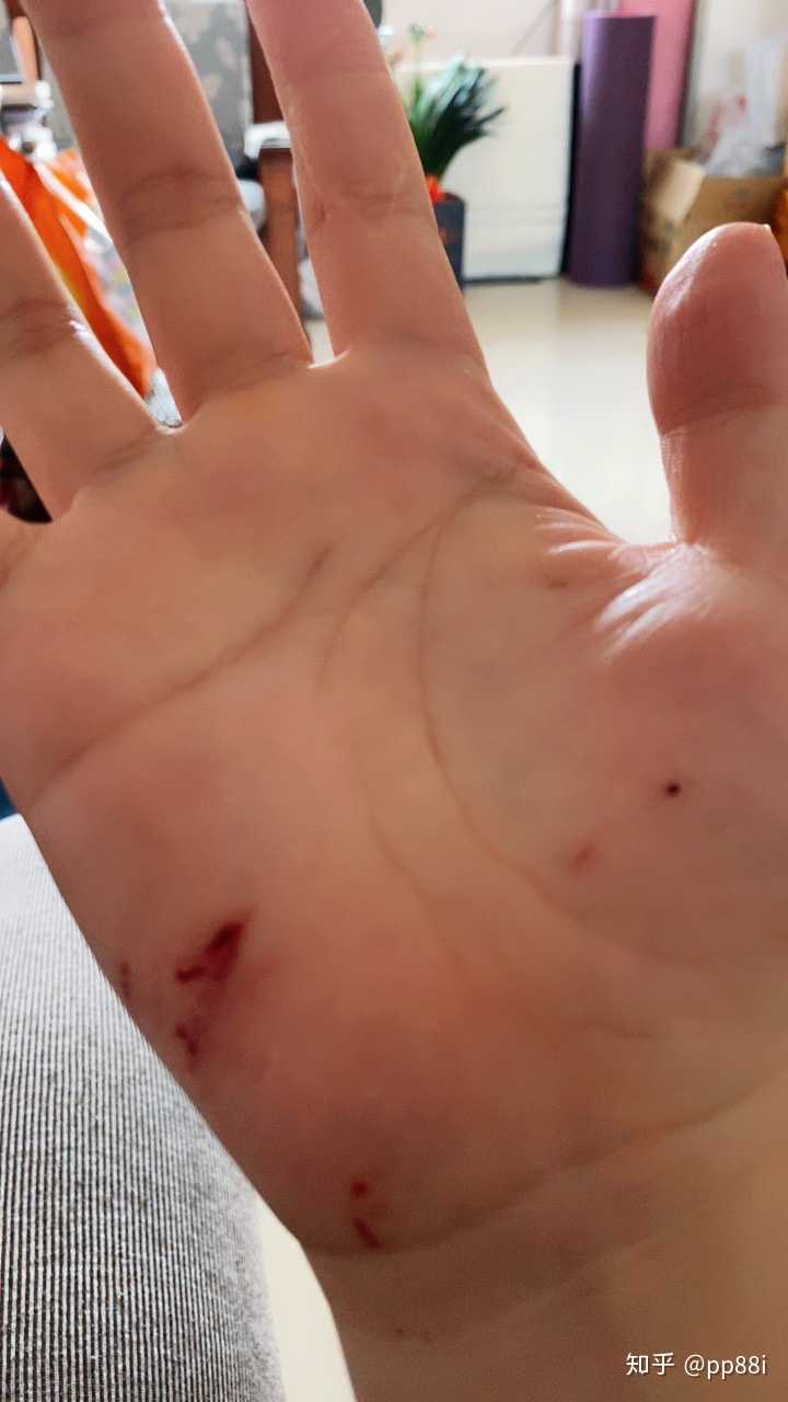 怎么用手掌拍碎玻璃?