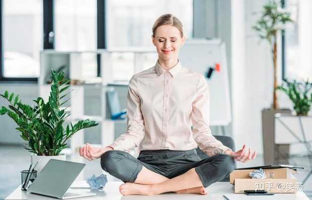 触摸会让人感到放松,在冥想中回忆触觉有助于练习者在没有物理刺激的