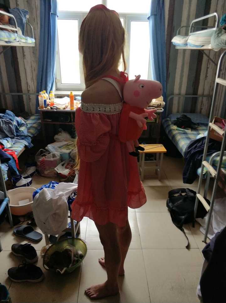 如何看待男性室友喜好伪娘,女装,百合等内容?