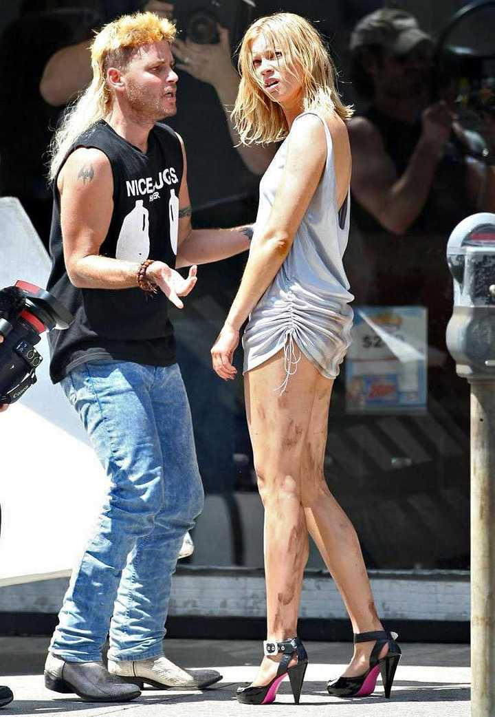 ria白灵饰 迈尔斯 doc miles德怀特·尤科姆饰 伊芙 eve艾米·斯马特