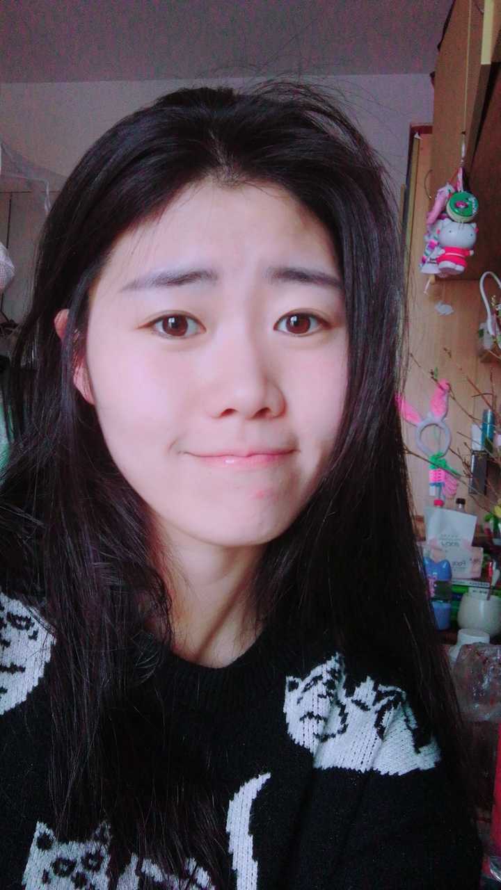 emmm   反正没人看 就说一下,这个小姐姐 不能说特别好看 但是特别