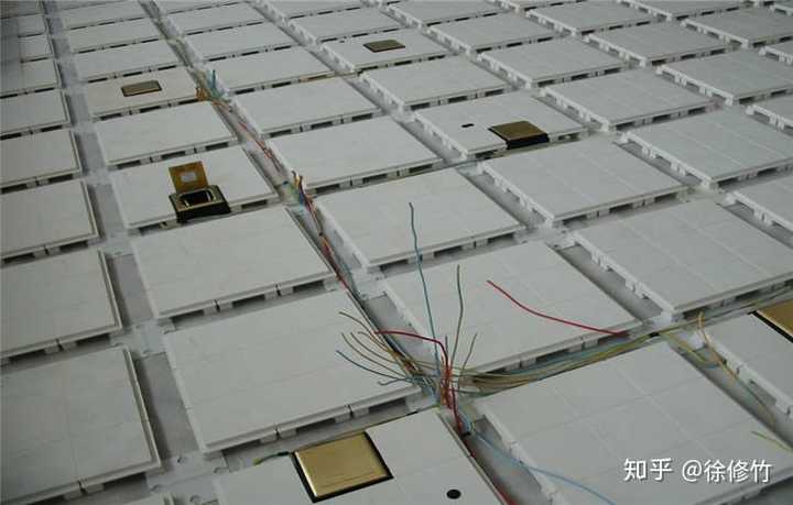 写字楼铺地毯是为了布线,下边走电线,网线 友联工程塑料网络地板