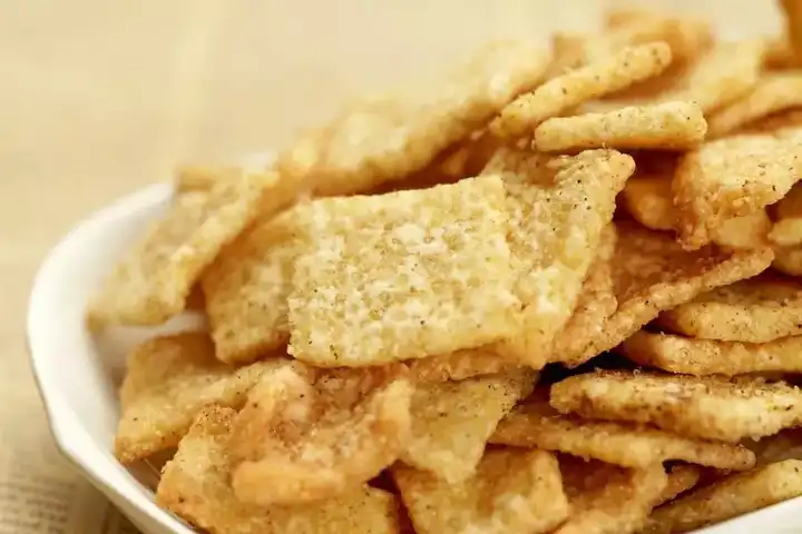 快过年了,有哪些简单易学的美味自制零食可以招待亲友?