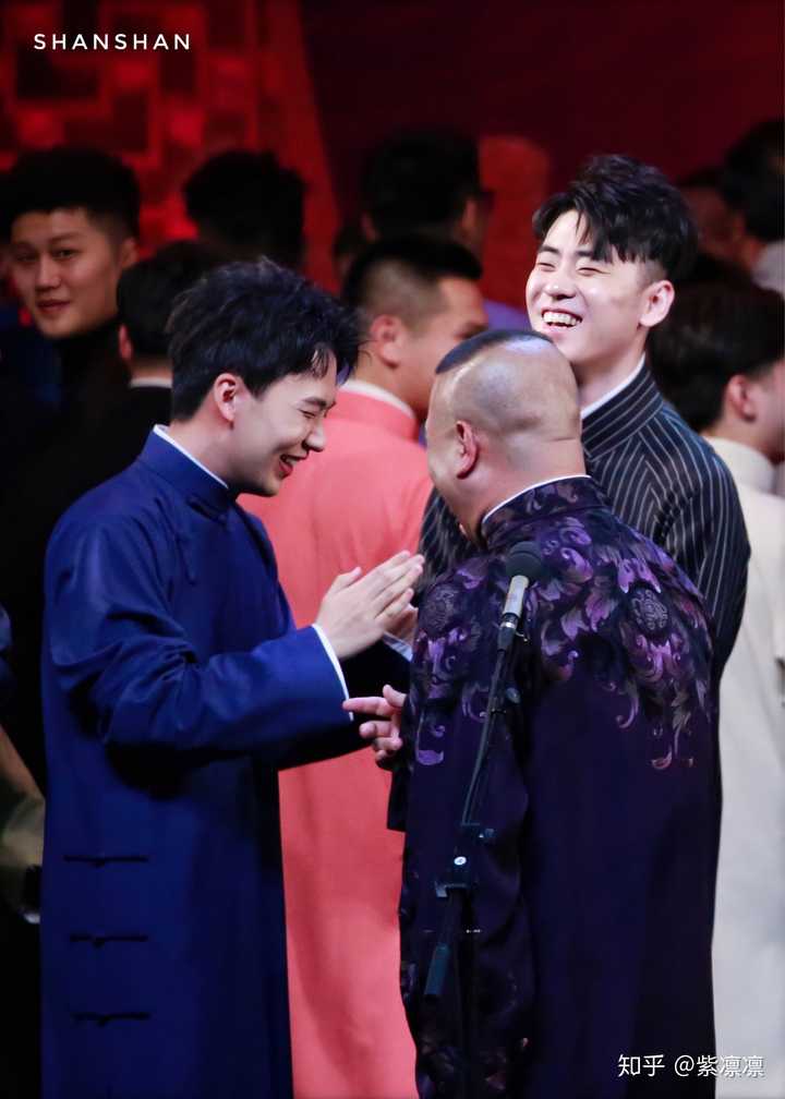 为什么我看张云雷唱戏唱歌会哭,看郭麒麟会打心底开心?