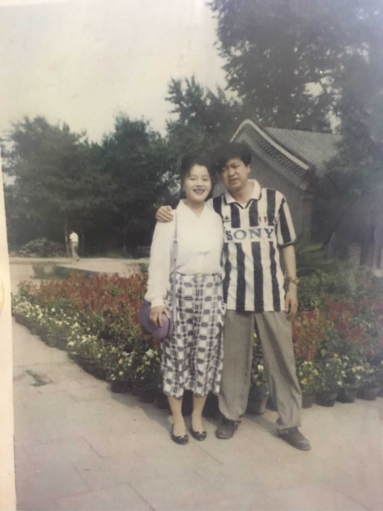 父母年轻时的照片图片