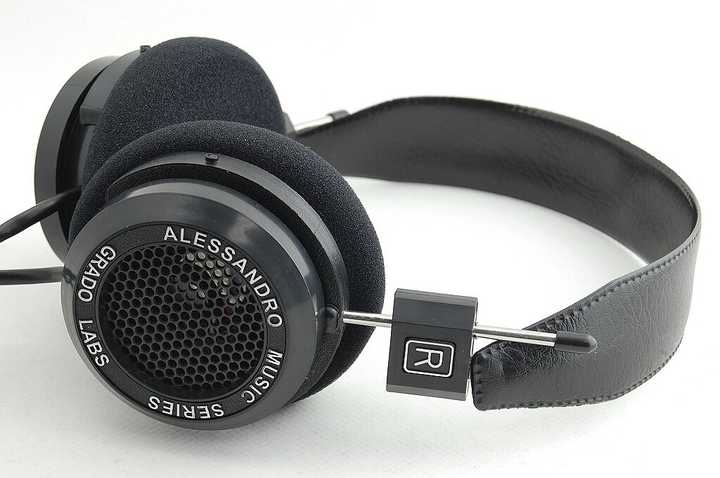 歌德的爱丽丝m1,外型是经典歌德款