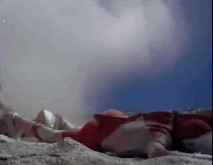 求一下奥特兄弟抬头的gif表情包?