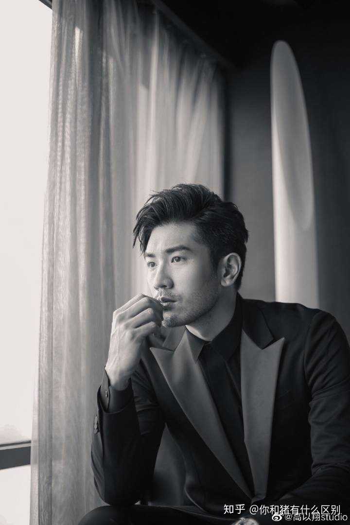 11 月 27 日艺人高以翔在录制节目过程中晕倒,抢救无效去世,发生了