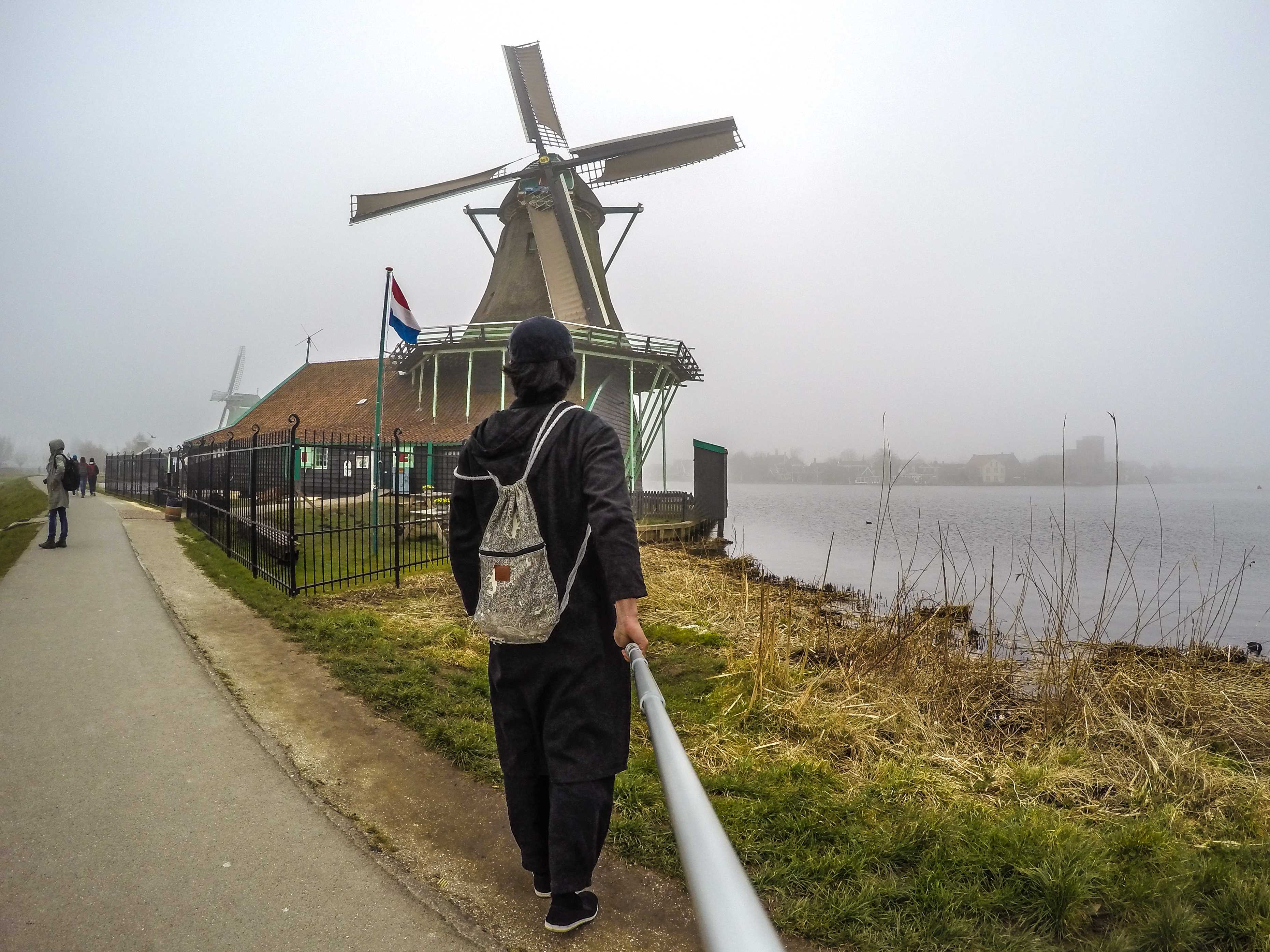 整年都在旅行的人,有哪些经济来源?