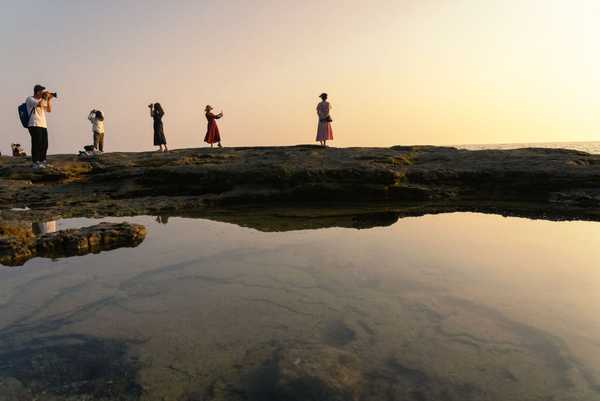 代表建议最低法定年假从5天提高到10天，回应了哪些关切？还需要哪些配套措施保障？