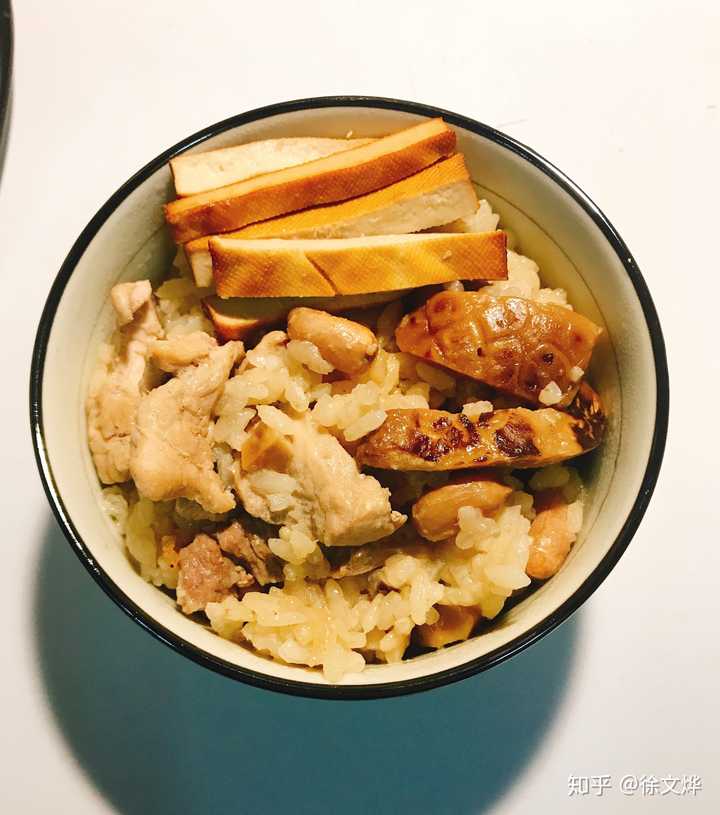 自己做的饭,喜欢吃什么食材就加什么,超级美味的