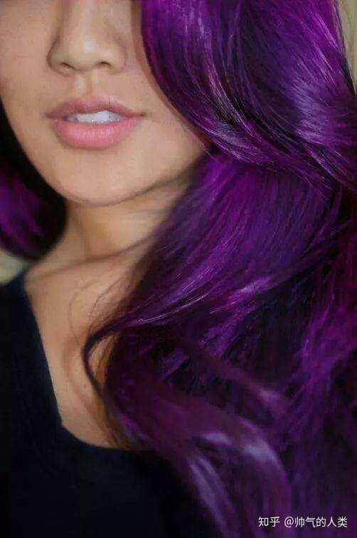 香港紫色头发女明星图片