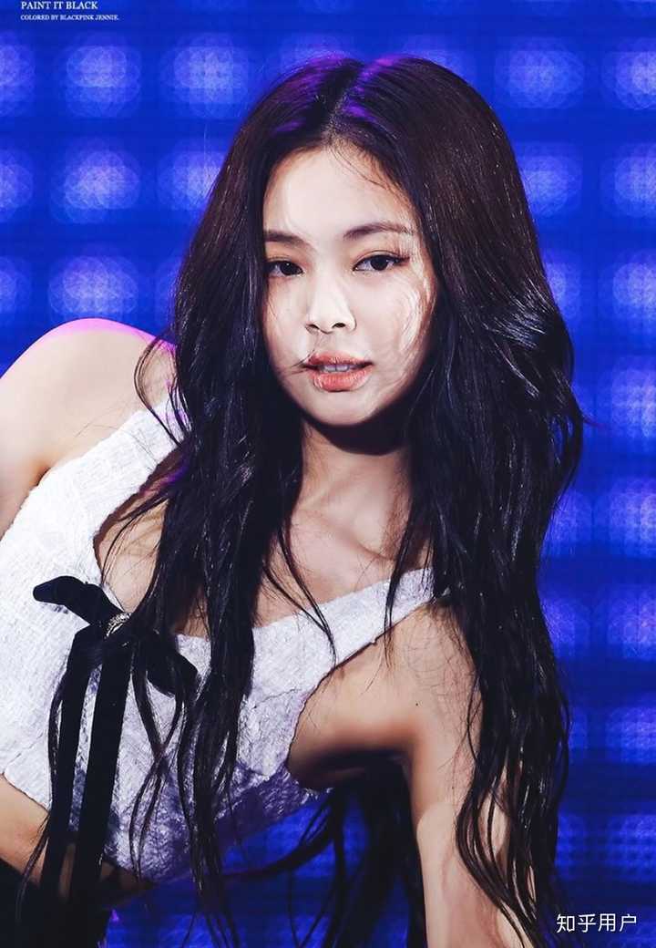 想知道jennie的脸到底有多小? - 知乎