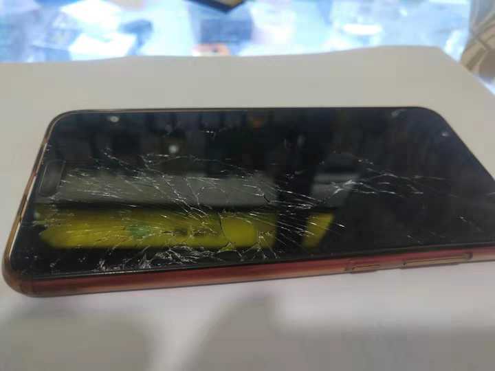 有必要把新手机的膜揭掉,贴新的钢化膜么?