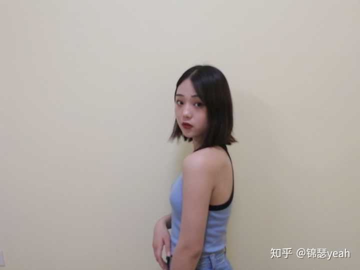 20歲的女生如何搭配顯時尚?