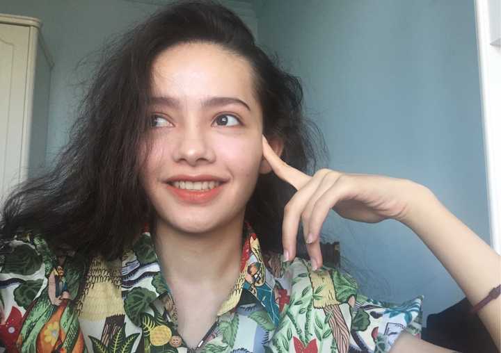 长得很混血或化妆很混血是种怎样的体验?