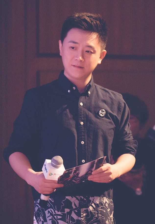 萧逸的声优阿杰可谓是这个阵容里最大的咖了,我也不用多介绍.