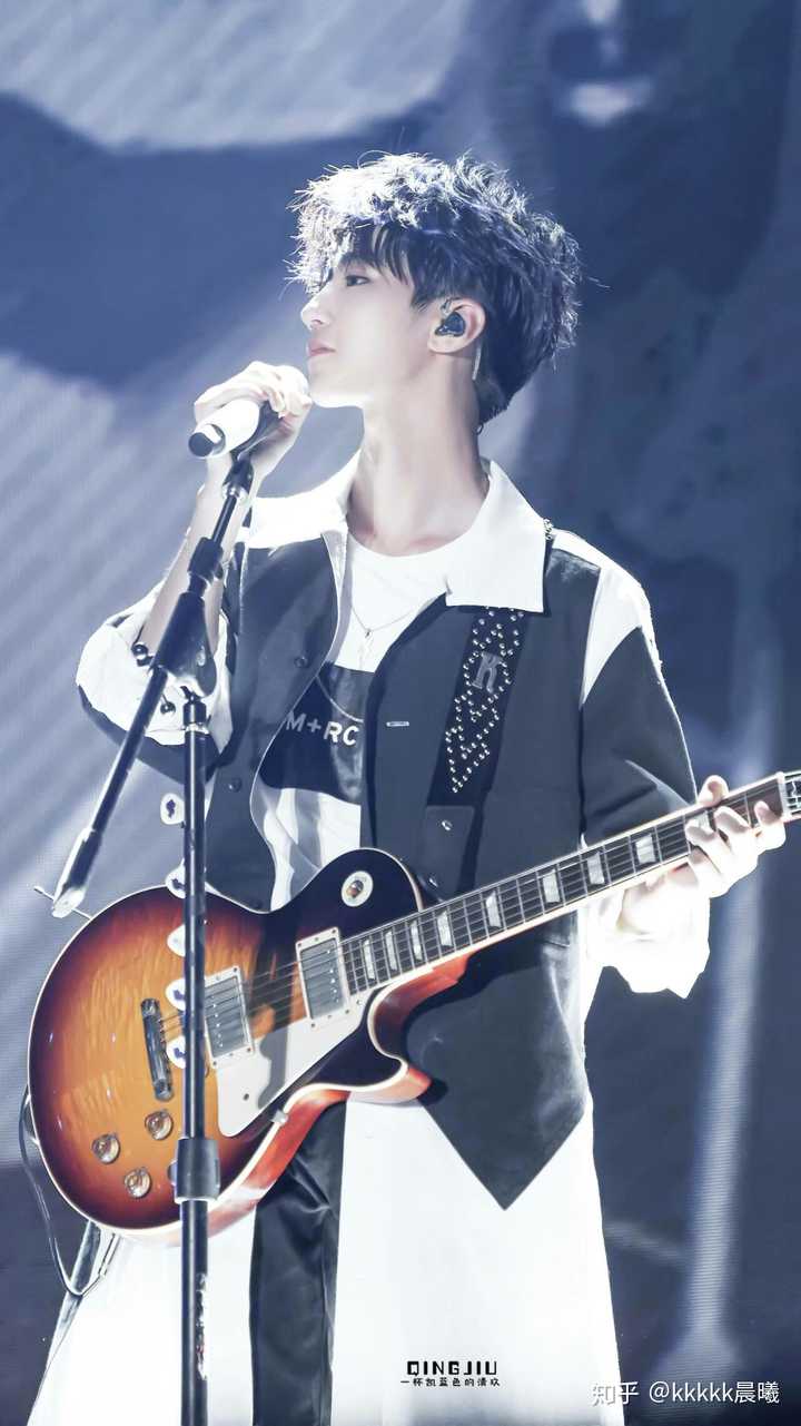 为什么tfboys五周年演唱会只有一点蓝海?