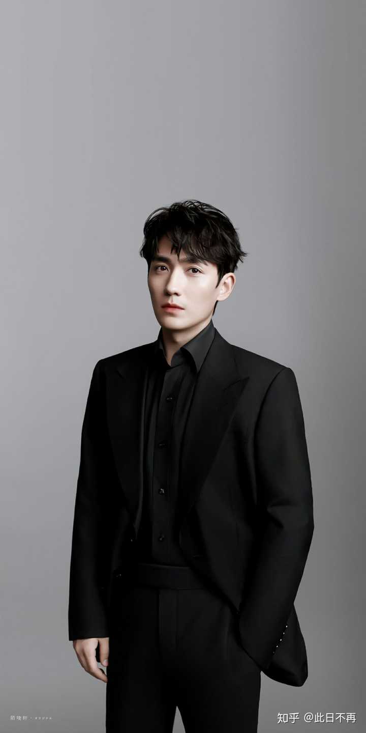 有哪位男明星,第一眼看过去让你觉得很帅?