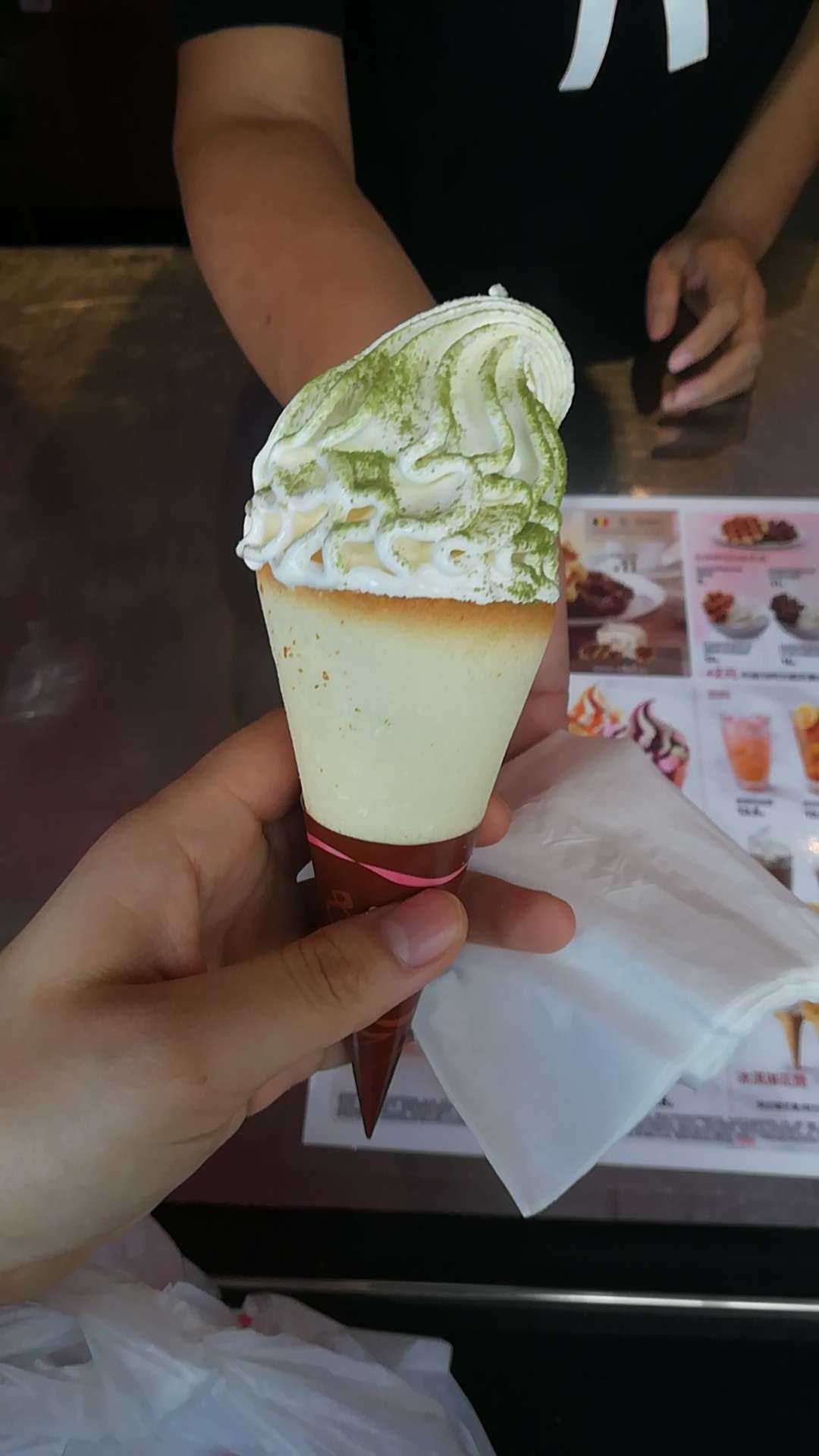 肯德基抹茶北海道冰淇淋挺好吃的