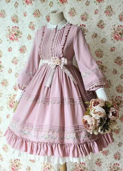 有没有类似于临时停车场家辛波斯卡的裙子的类似比较日常又萝莉的风格