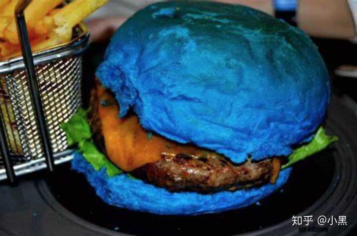 如果一个人把蓝色看成绿色,把绿色看成蓝色,如何让他知道他和别人不一