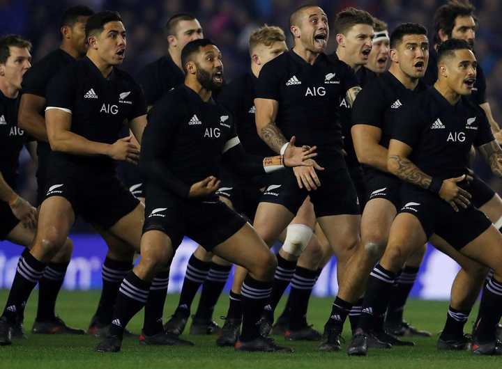 飞机为什么不涂成黑色?