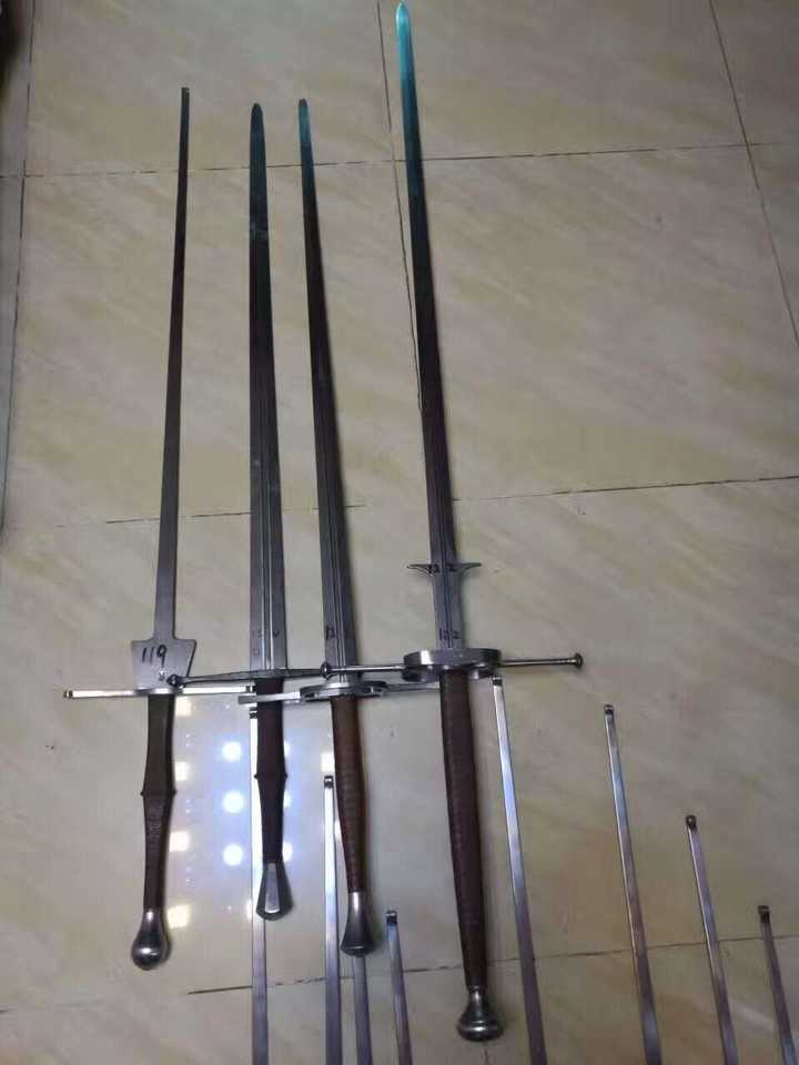 如何评价关于微博“老蛮出品”认为feder欧剑是“铁片”,hema剑术是“cosplay剑术”? - 知乎