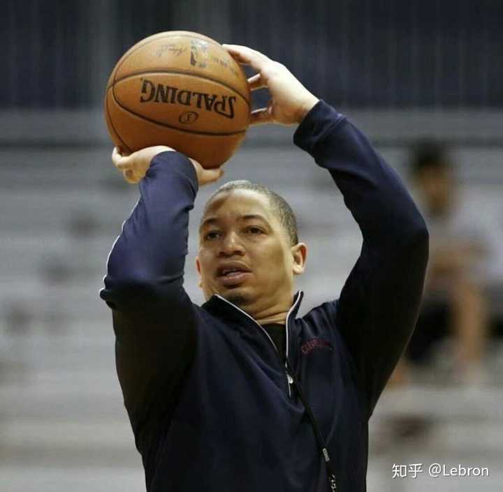 为什么称骑士队主教练泰伦卢为战术鬼才?