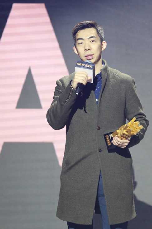 从路阳新作刺杀小说家的最新预告来看电影可能讲了怎样的故事